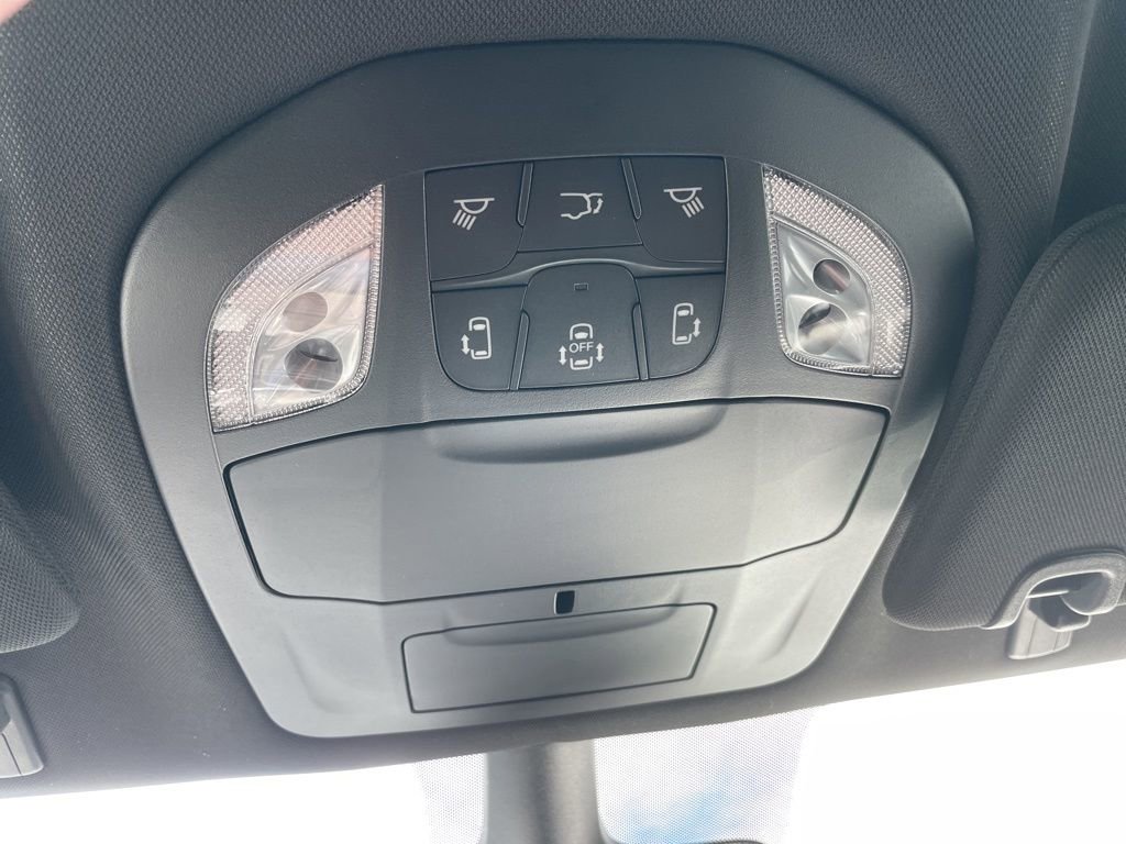 New 2026 Chrysler Pacifica Select image 40