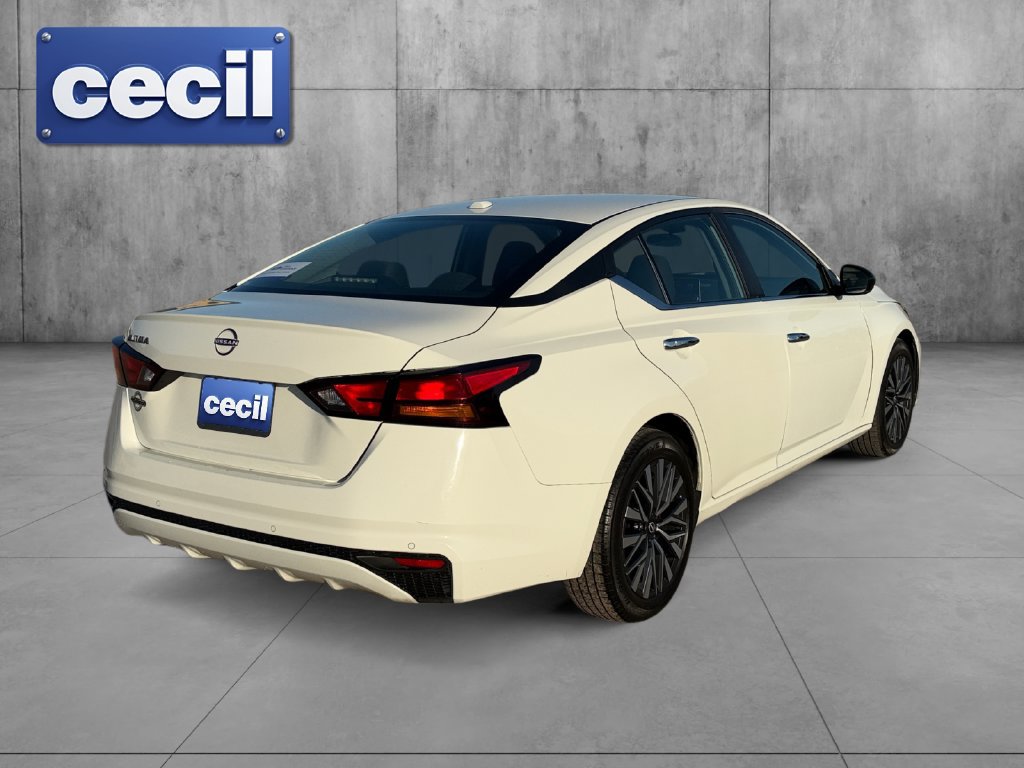 Used 2025 Nissan Altima 2.5 SV FWD image 5