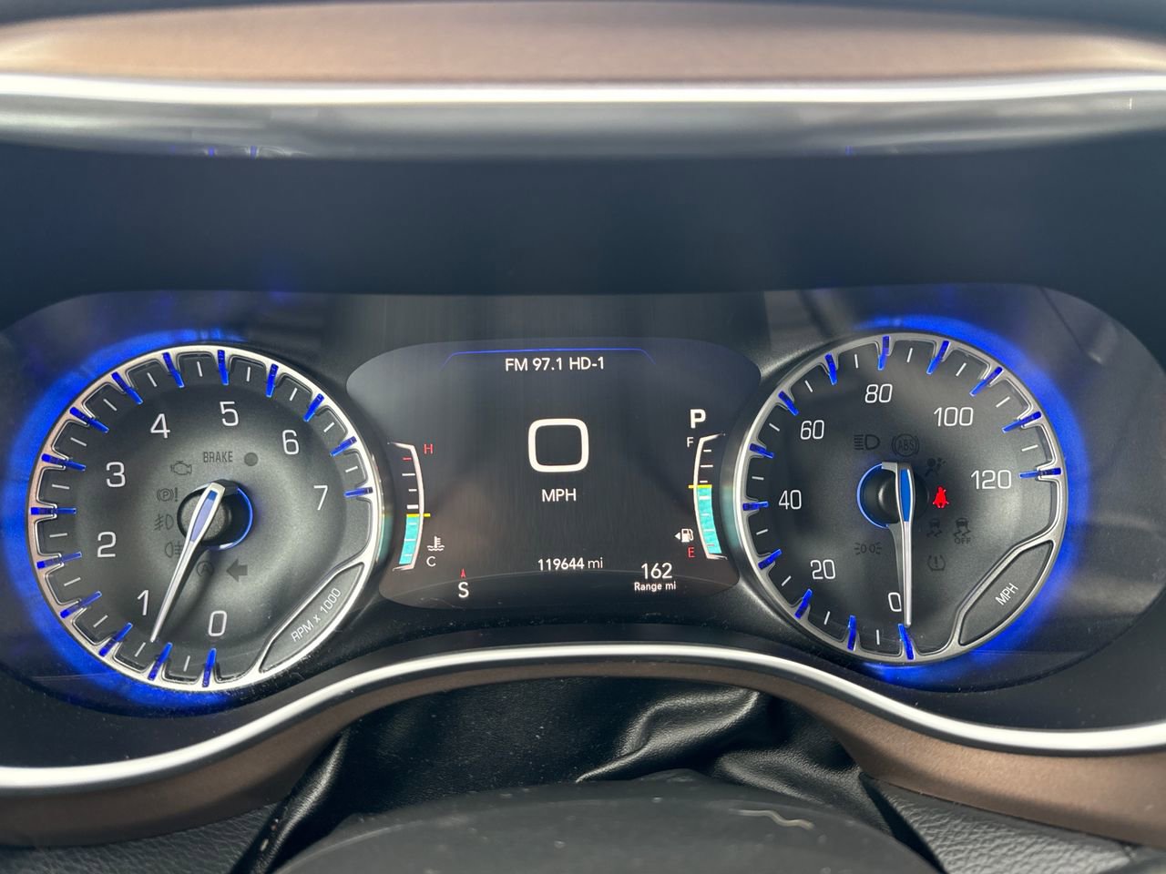 Used 2018 Chrysler Pacifica Touring-L Plus FWD image 19