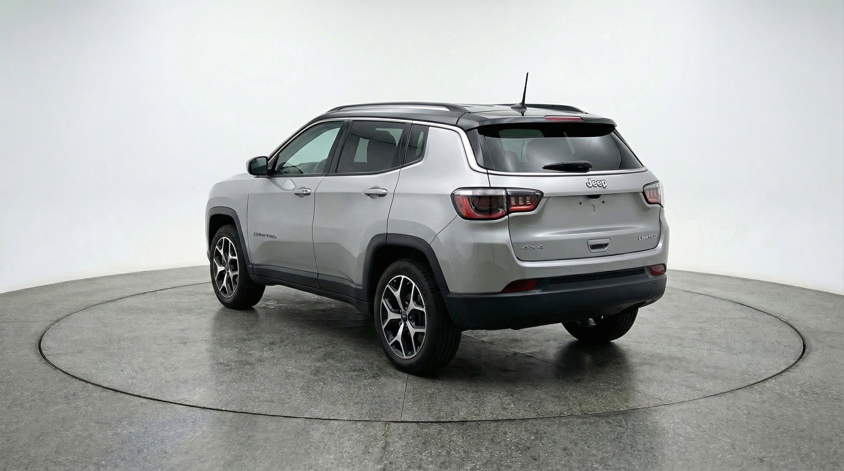 Used 2025 Jeep Compass Limited image 6