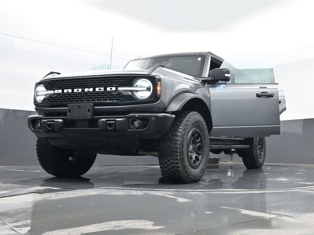 Used 2023 Ford Bronco Wildtrak image 32