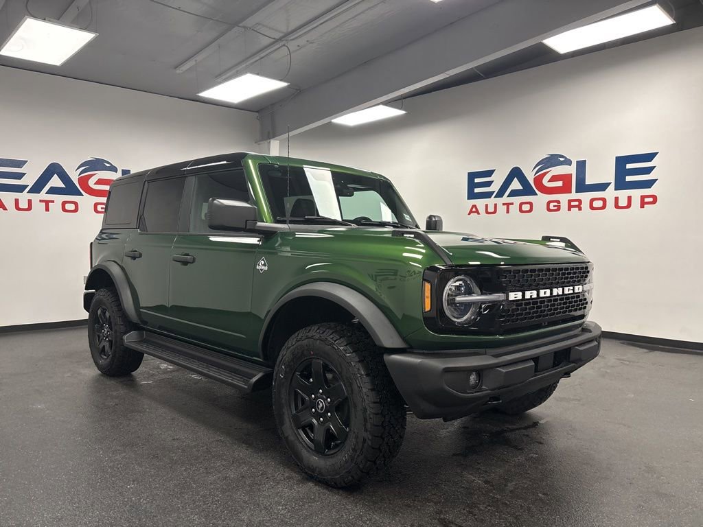 New 2025 Ford Bronco Outer Banks w/ Black Appearance Package image 2