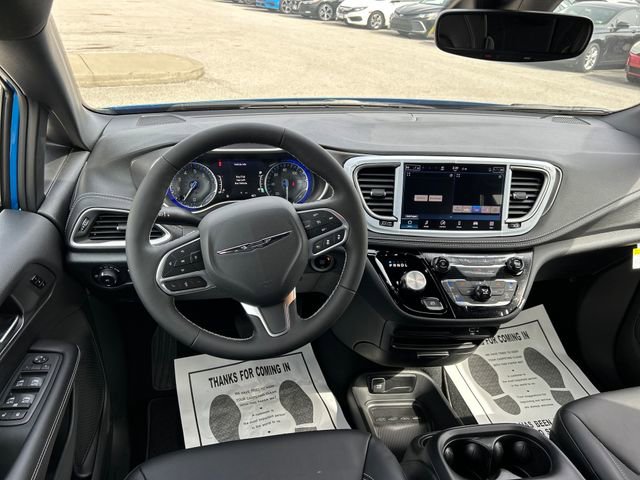 New 2026 Chrysler Pacifica Select FWD image 11