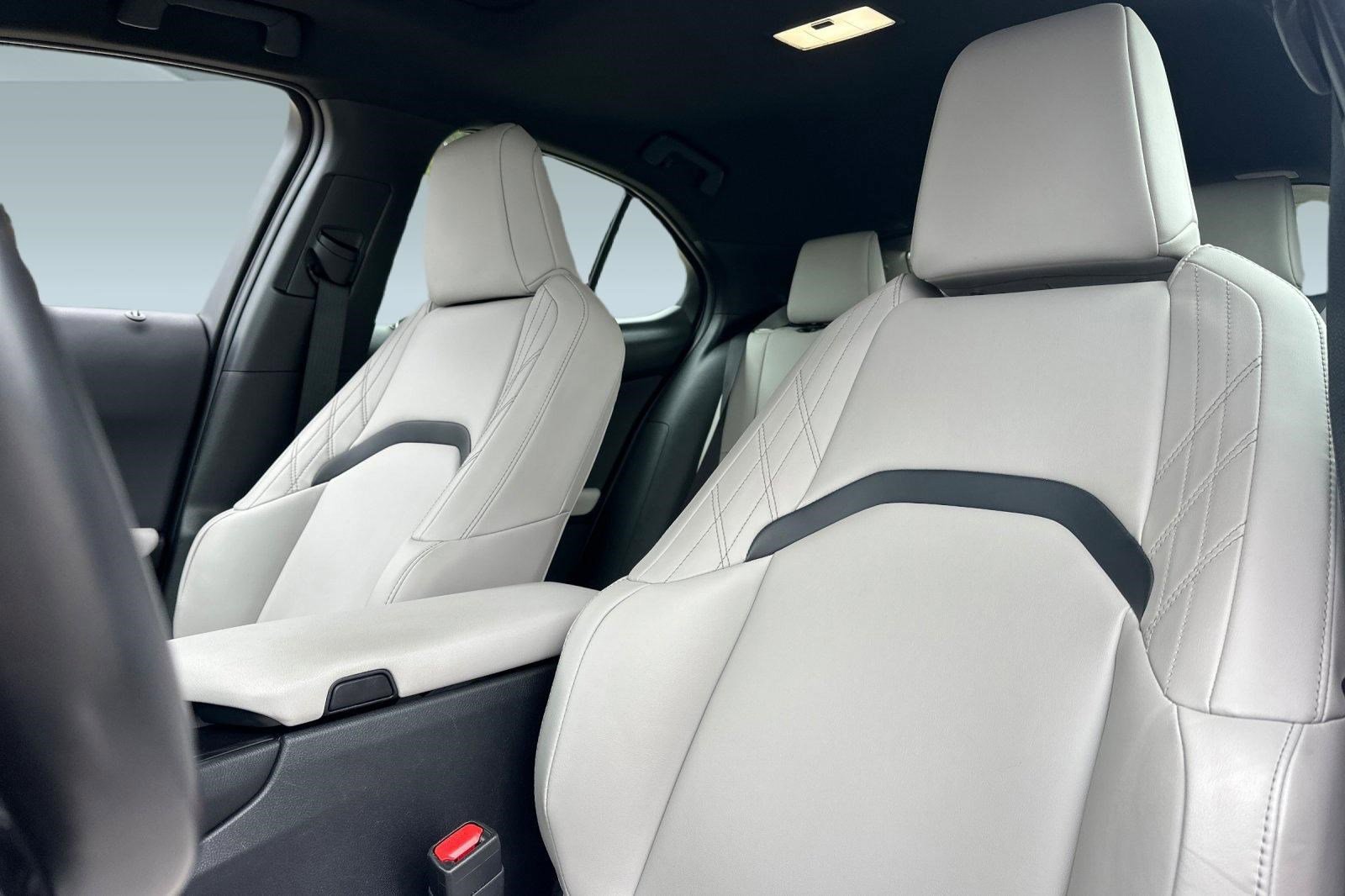 Used 2024 Lexus UX 250h FWD image 22