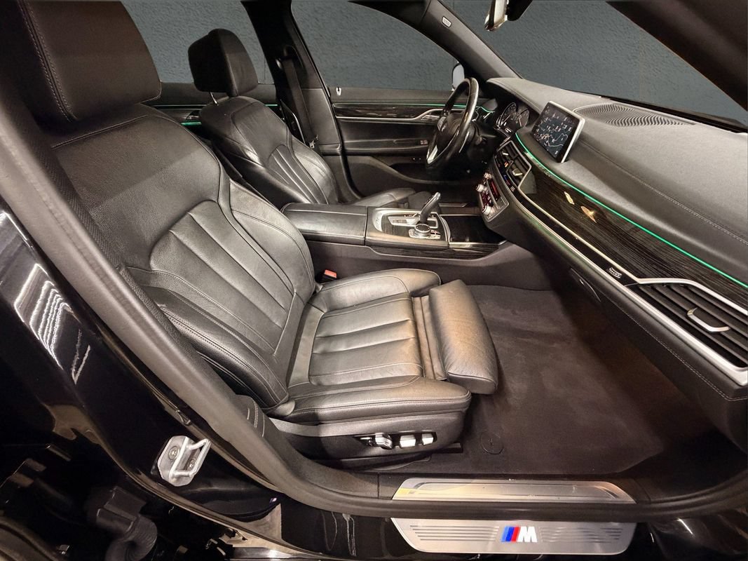Used 2019 BMW 740i xDrive w/ M Sport Package AWD/4WD image 24