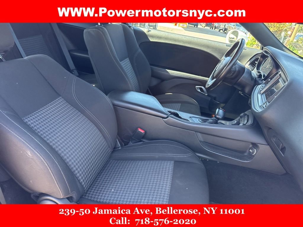 Used 2023 Dodge Challenger SXT image 14