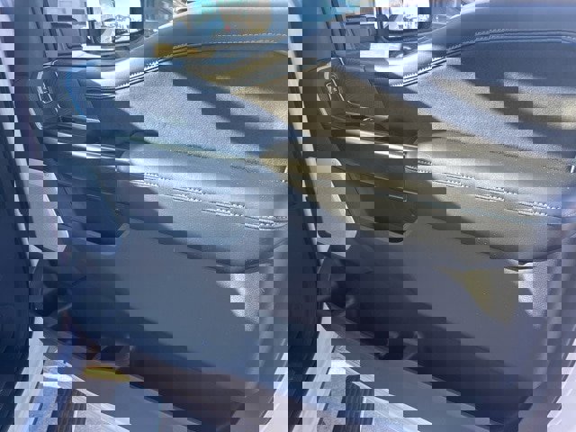 Used 2025 Ford F450 Platinum w/ FX4 Off-Road Package image 19