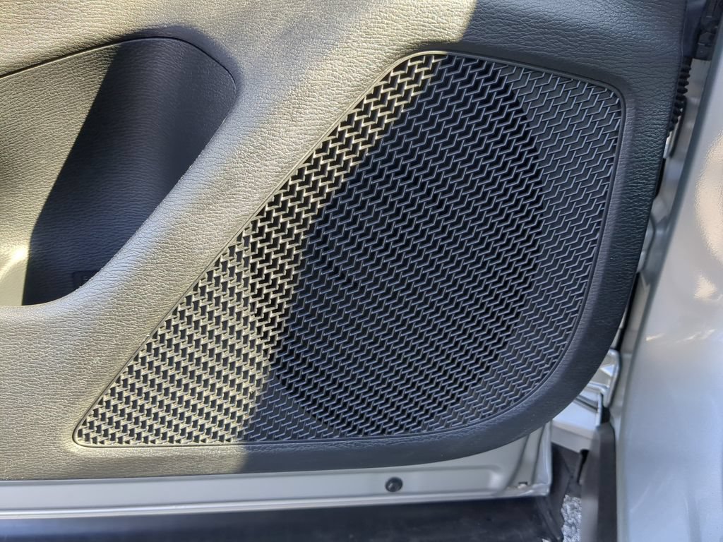 Used 2024 Mitsubishi Outlander ES FWD image 17