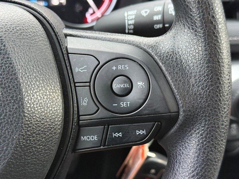 Used 2023 Toyota RAV4 LE image 21