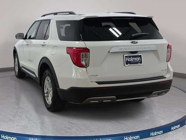 Used 2023 Ford Explorer XLT w/ Equipment Group 202A AWD/4WD image 7