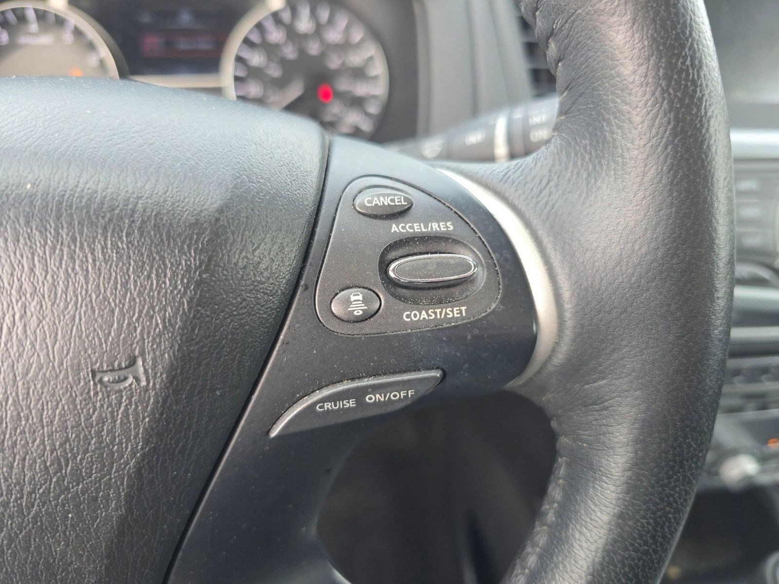 Used 2019 Nissan Pathfinder SL image 22