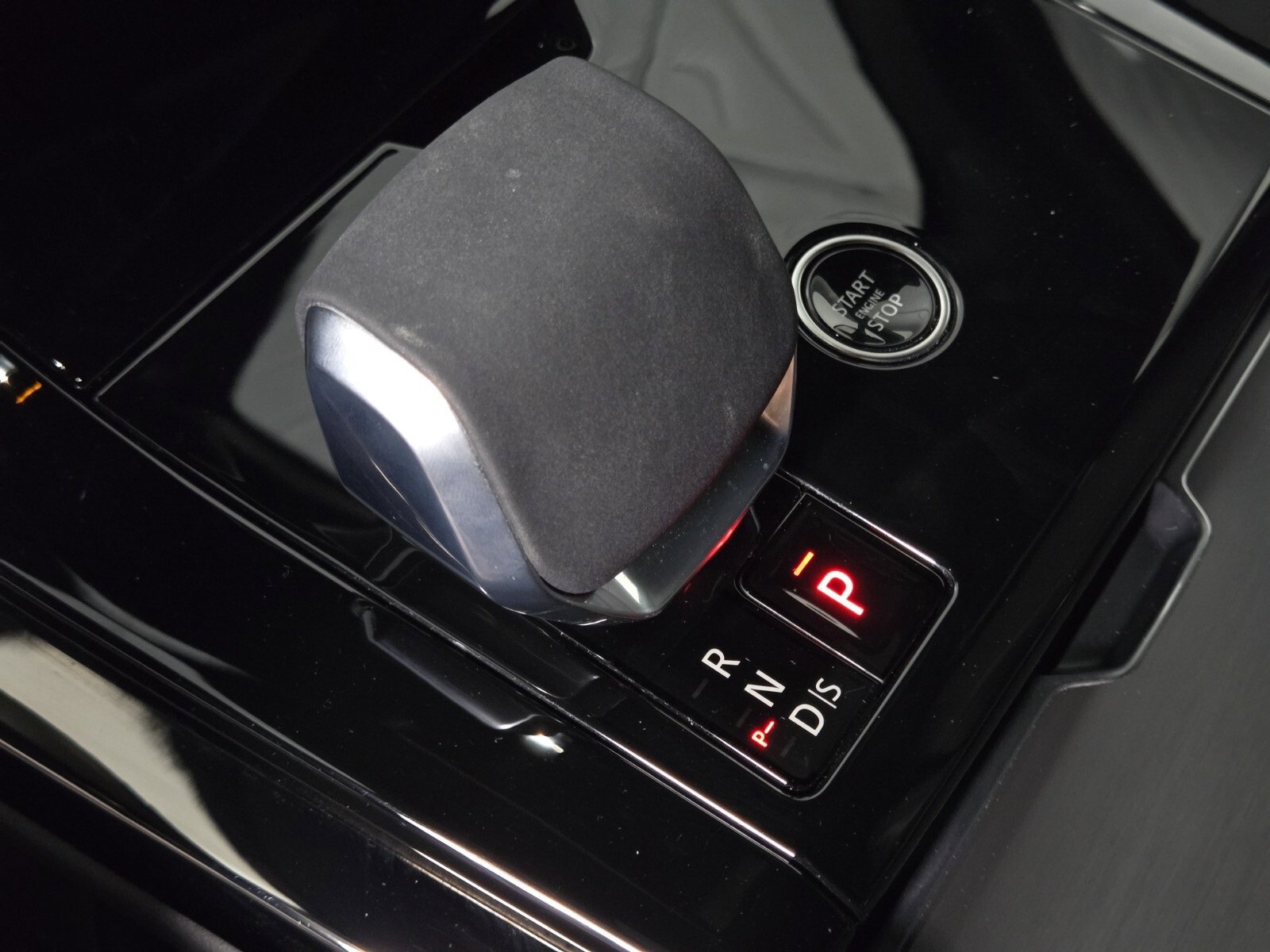 Used 2024 Land Rover Range Rover Sport SE image 31