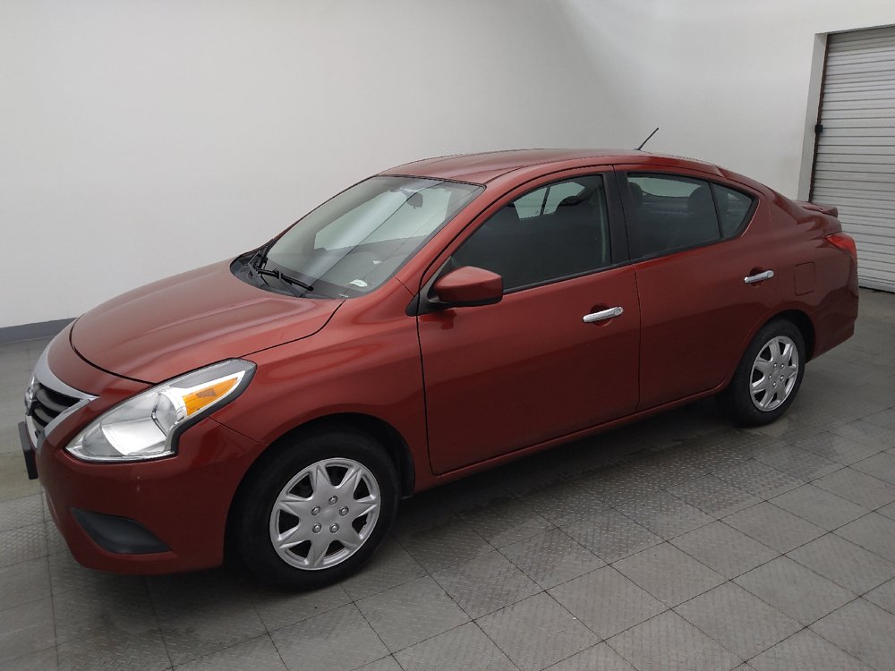 Used 2019 Nissan Versa SV FWD image 2