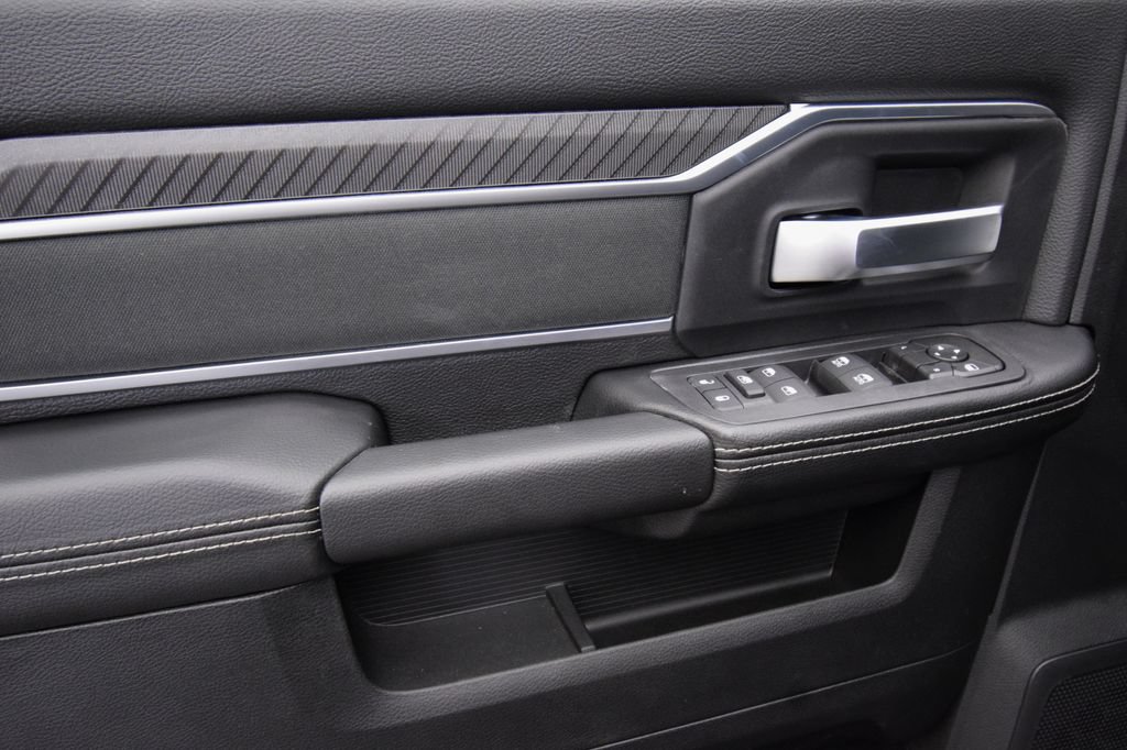 New 2026 RAM 5500 4x4 Crew Cab image 34