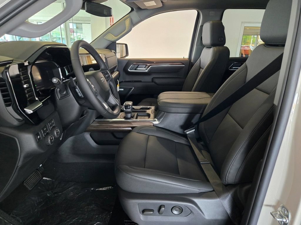 New 2026 Chevrolet Silverado 1500 RST w/ Dark Appearance Package AWD/4WD image 21