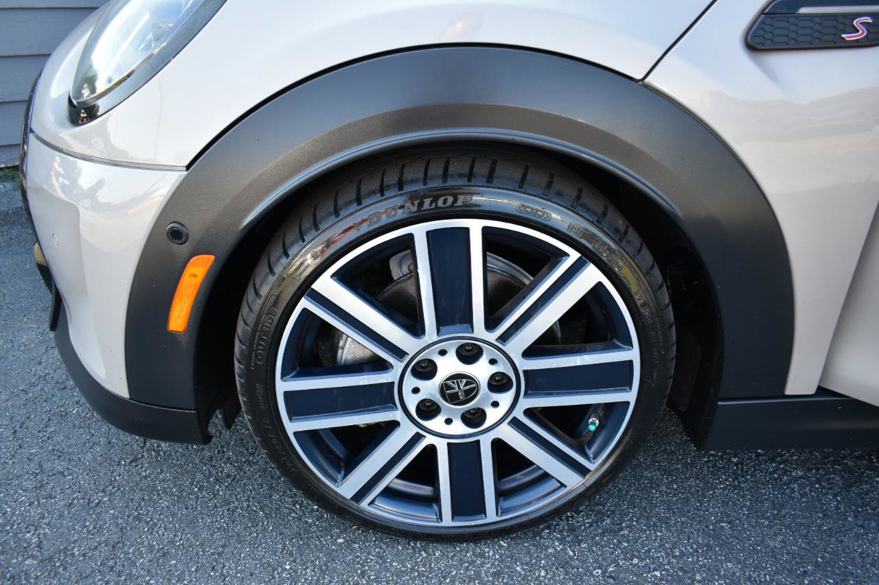 Used 2022 MINI Cooper S w/ Driver Assistance Package FWD image 30
