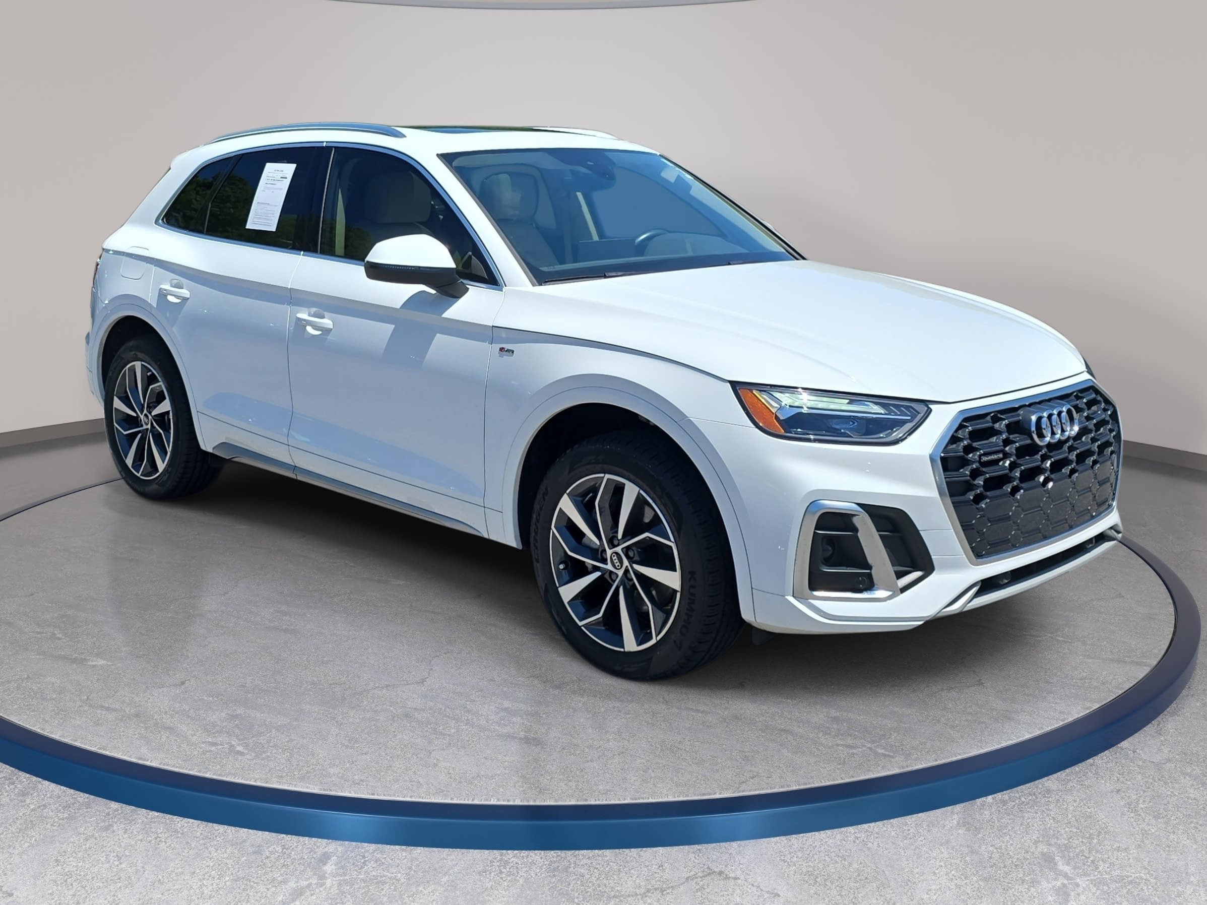 Used 2023 Audi Q5 2.0T Premium w/ Convenience Package AWD/4WD image 3