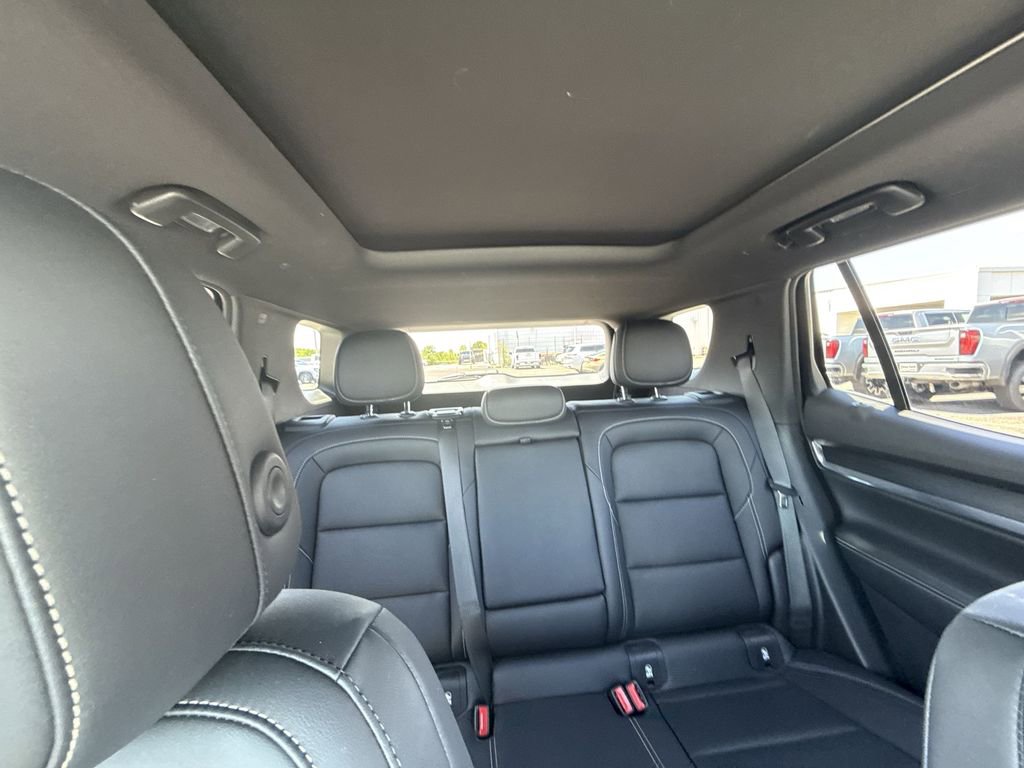 Used 2025 GMC Terrain Elevation w/ Elevation Premium Package AWD/4WD image 28
