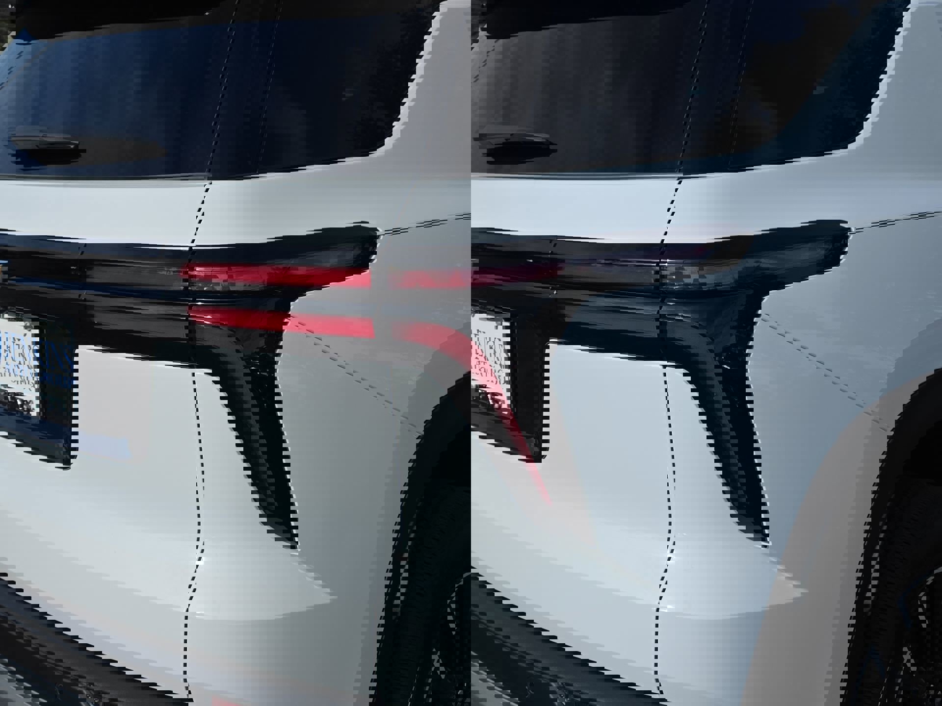 New 2026 Chevrolet Traverse LT w/ Sun and Wheel Package image 7