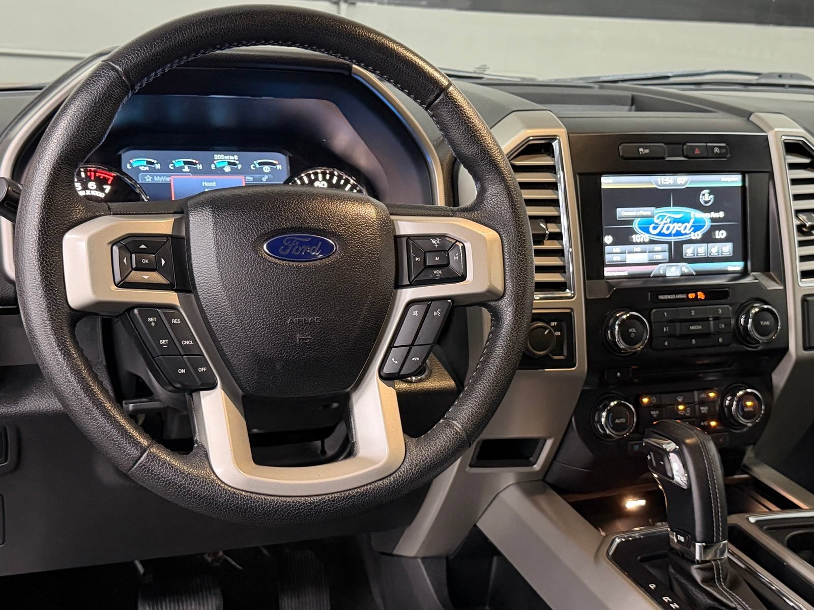 Used 2015 Ford F150 Lariat RWD image 35