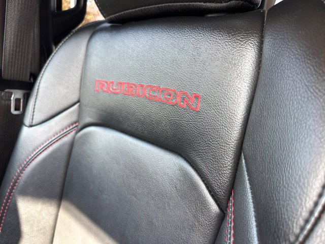 Used 2022 Jeep Gladiator Rubicon w/ Cold Weather Group AWD/4WD image 3