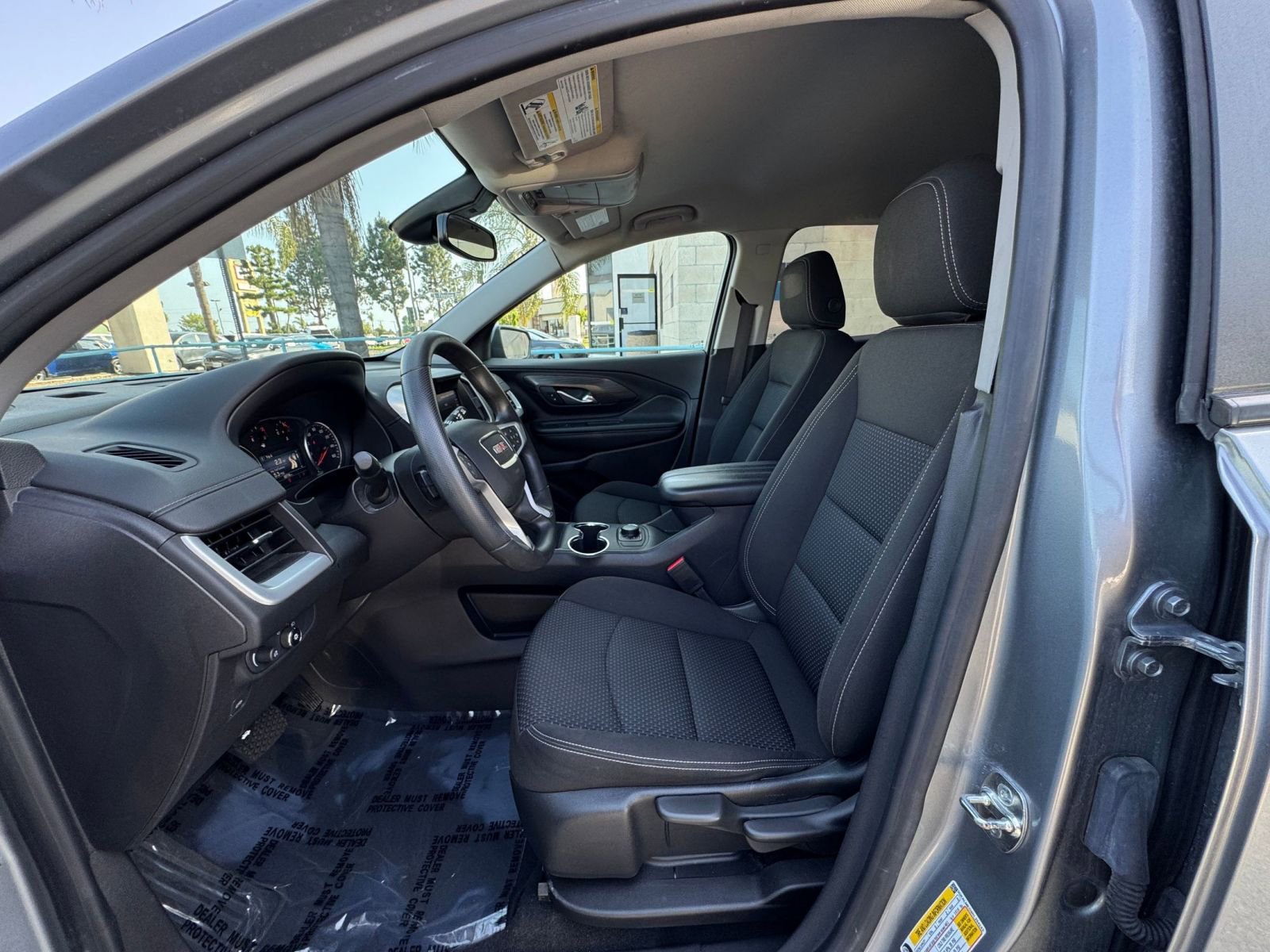 Used 2024 GMC Terrain SLE FWD image 25