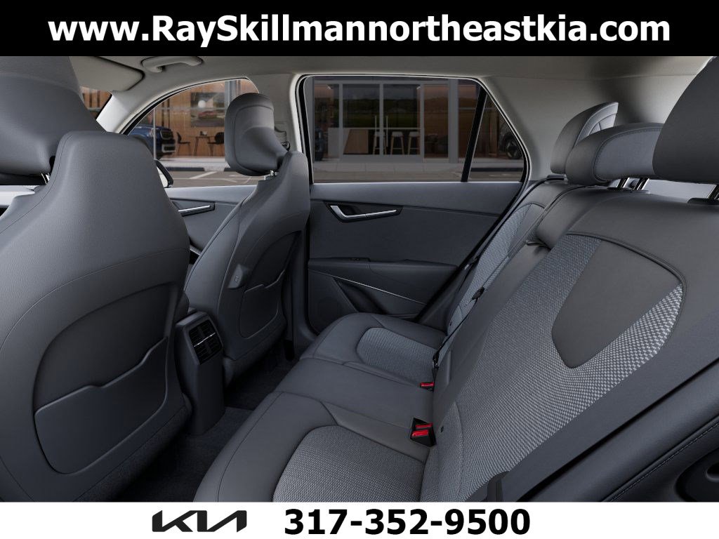 New 2025 Kia Niro EX Touring image 18