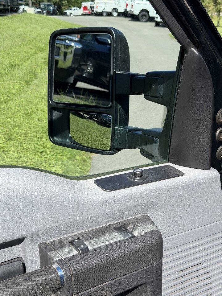 Used 2016 Ford F250 XL w/ XL Appearance Package AWD/4WD image 18