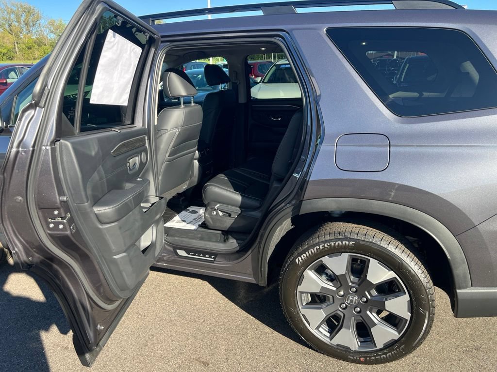 New 2026 Honda Pilot Touring image 11