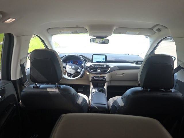 Used 2022 Ford Escape Titanium AWD/4WD image 13