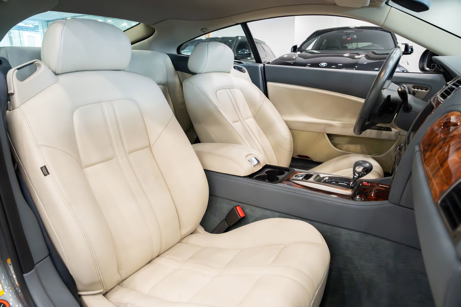 Used 2007 Jaguar XK Coupe image 8