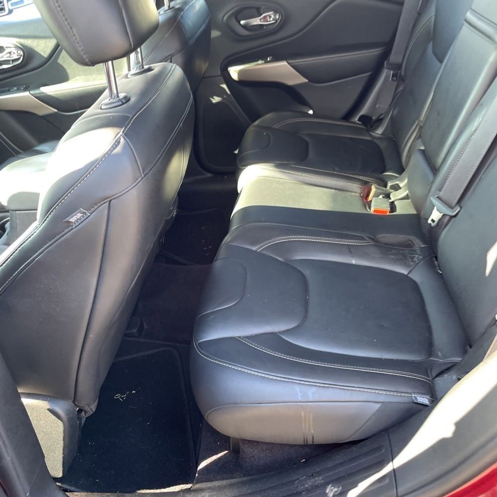 Used 2017 Jeep Cherokee Limited image 11