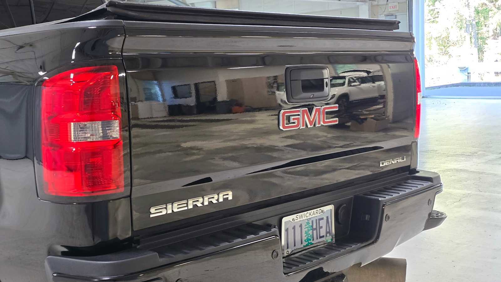Used 2015 GMC Sierra 3500 Denali w/ Duramax Plus Package image 13