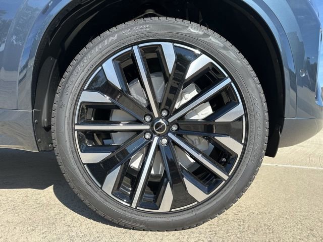 New 2026 Volvo XC90 B6 Plus w/ Protection Package Premier image 9