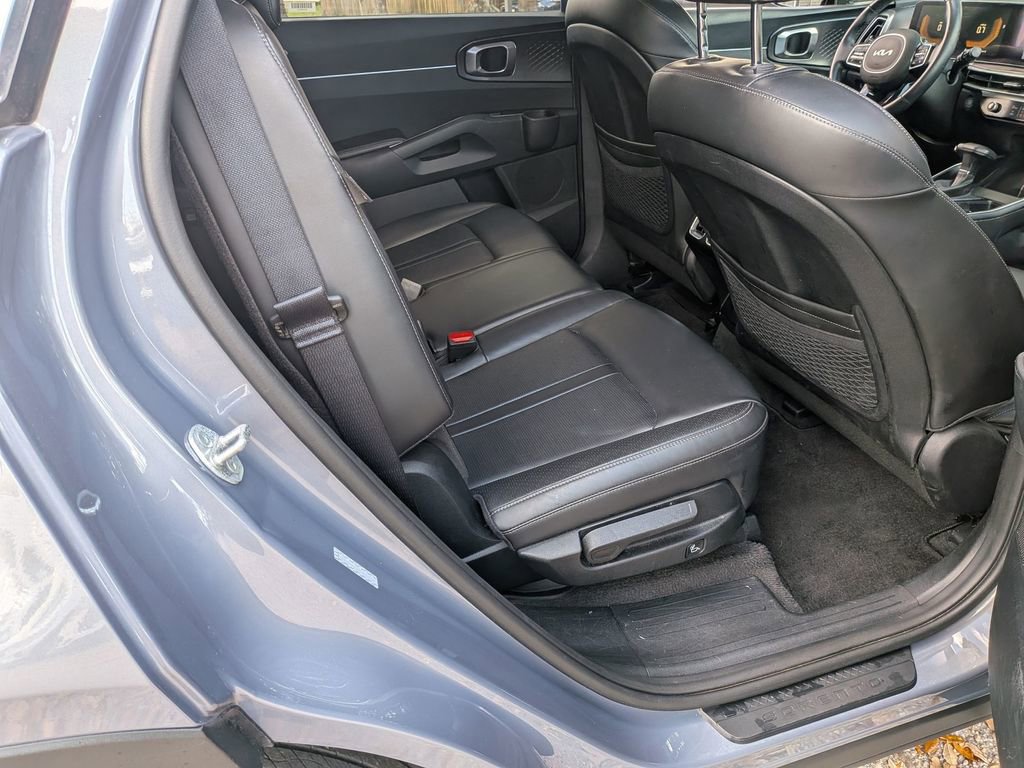 Used 2024 Kia Sorento S image 30