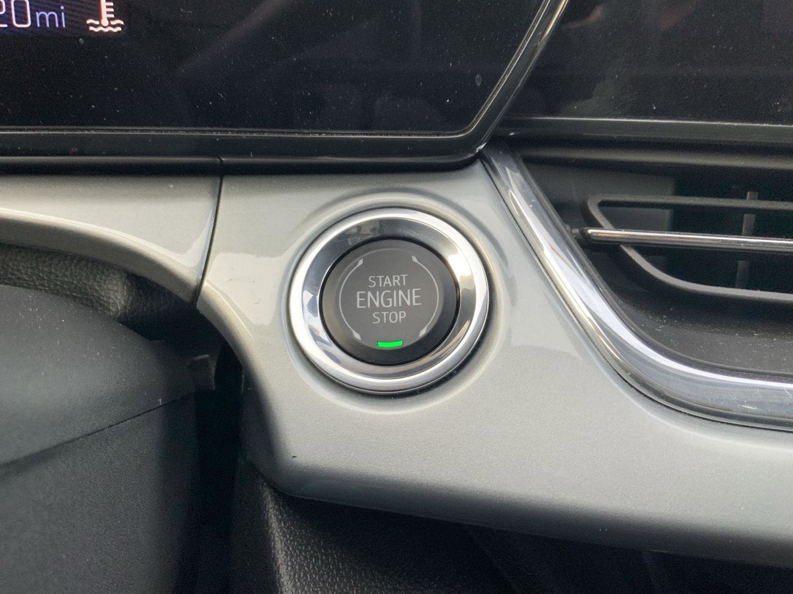 Used 2025 Chevrolet Trax LT w/ LT Convenience Package image 29