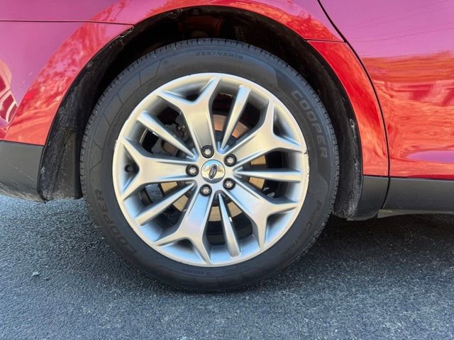 Used 2013 Ford Taurus Limited FWD image 18