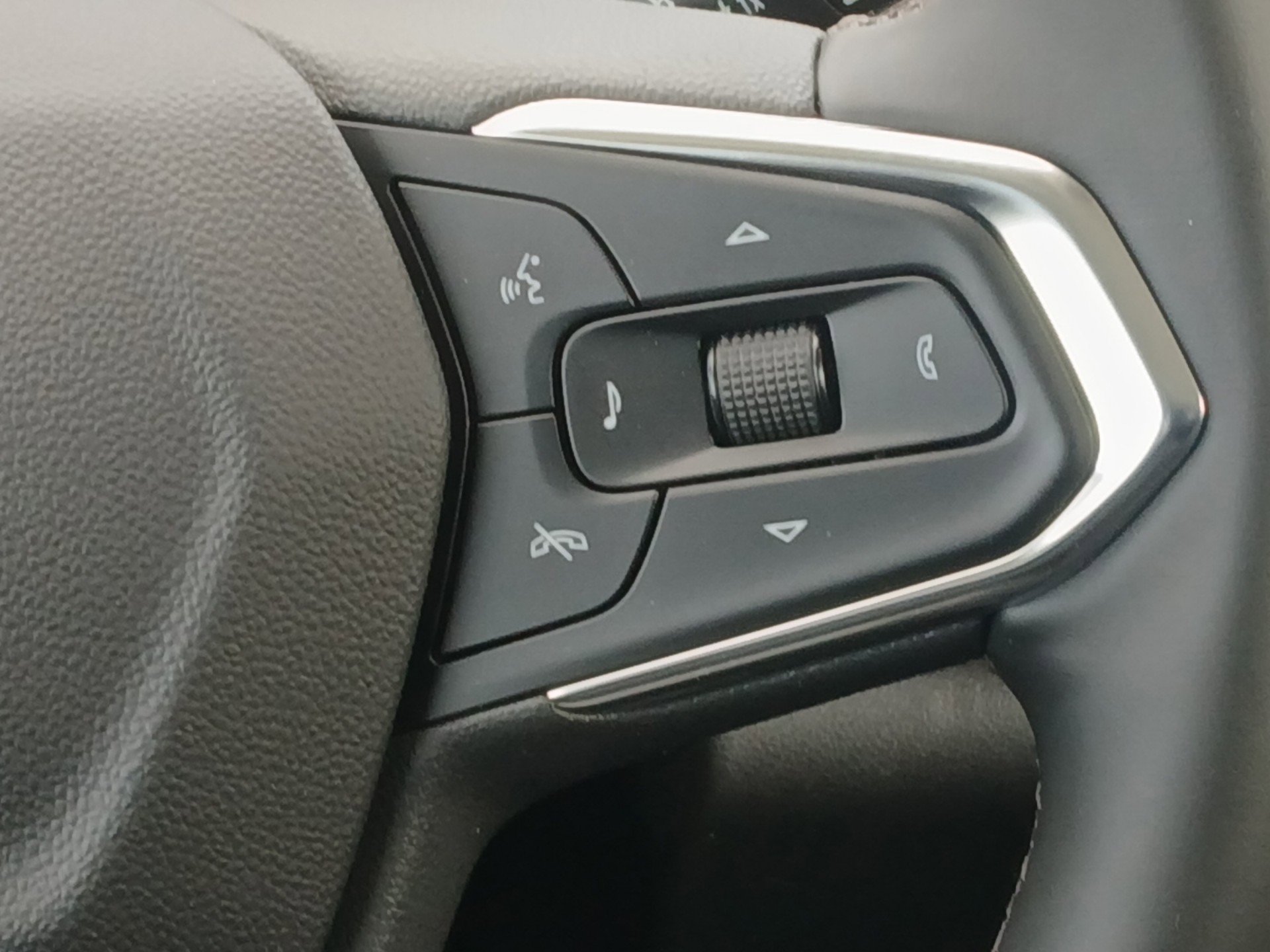 New 2026 Chevrolet Trax LT w/ Driver Confidence Package image 10