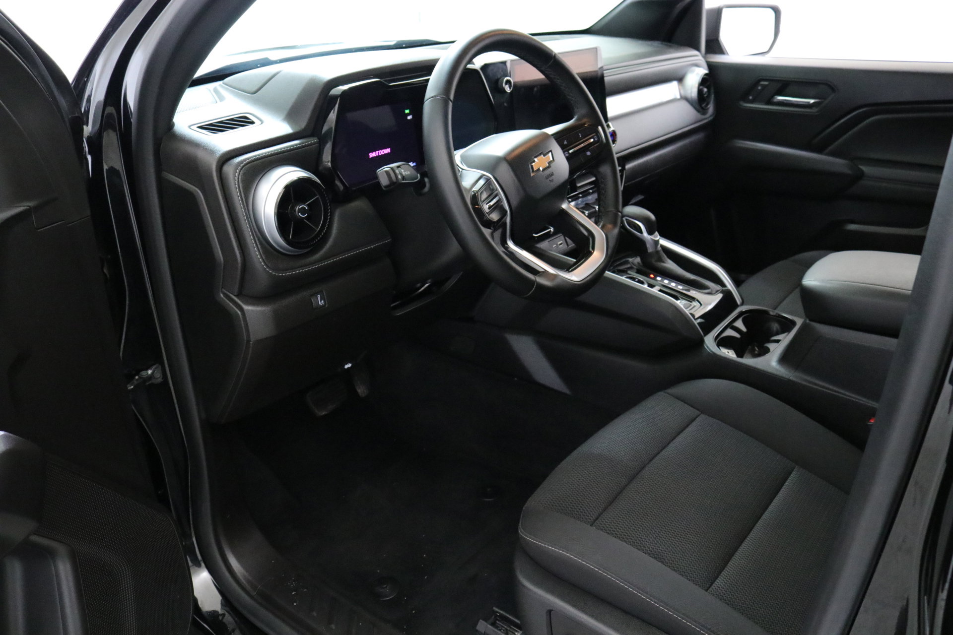 Used 2023 Chevrolet Colorado LT w/ LT Convenience Package II image 26