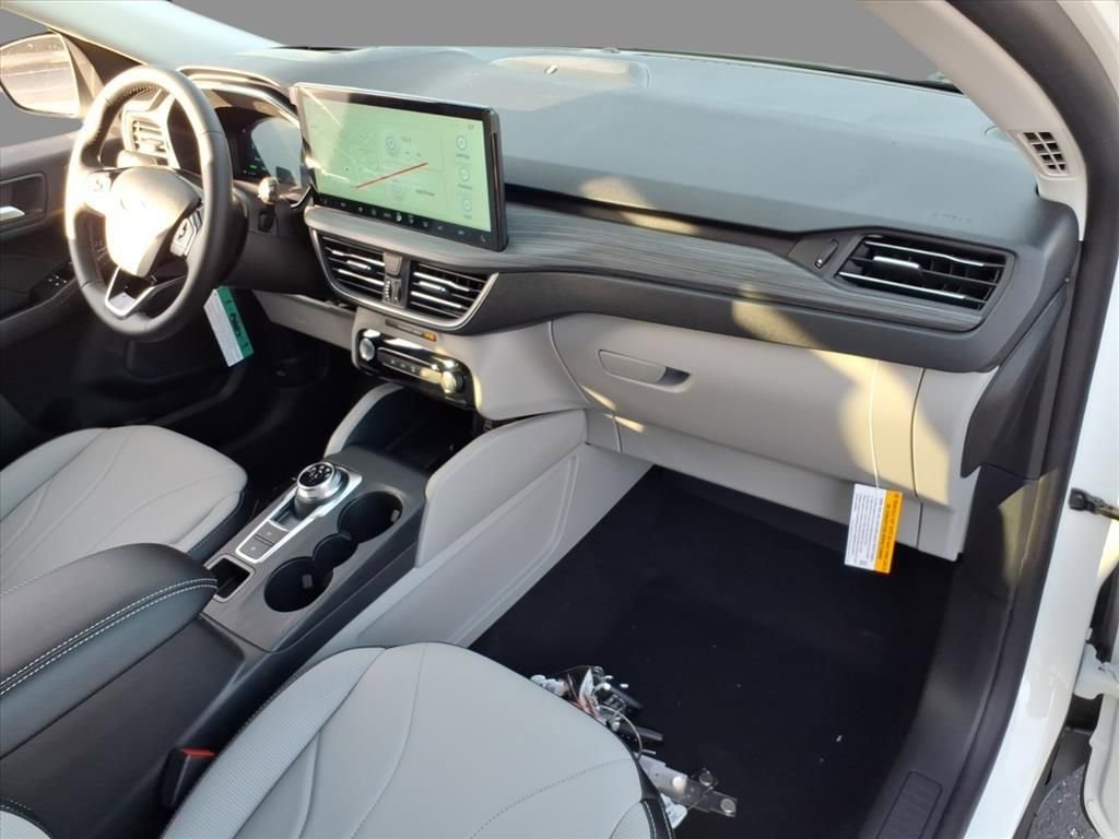New 2026 Ford Escape SE w/ PHEV Premium Package FWD image 12