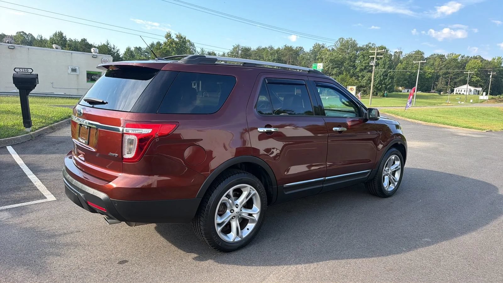 Used 2015 Ford Explorer Limited w/ Equipment Group 302A AWD/4WD image 7