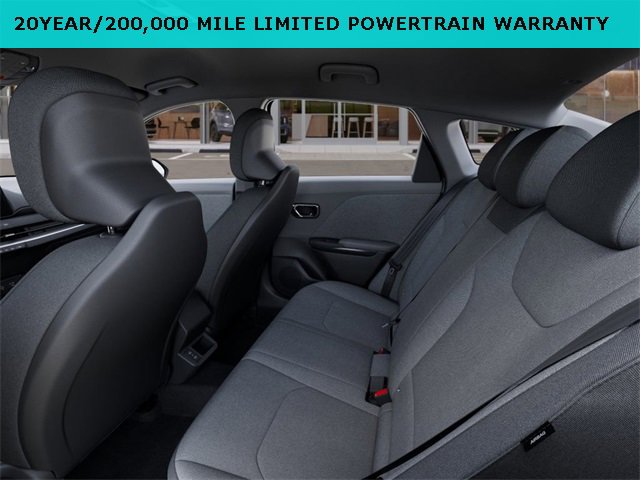 New 2025 Kia K4 LX image 18