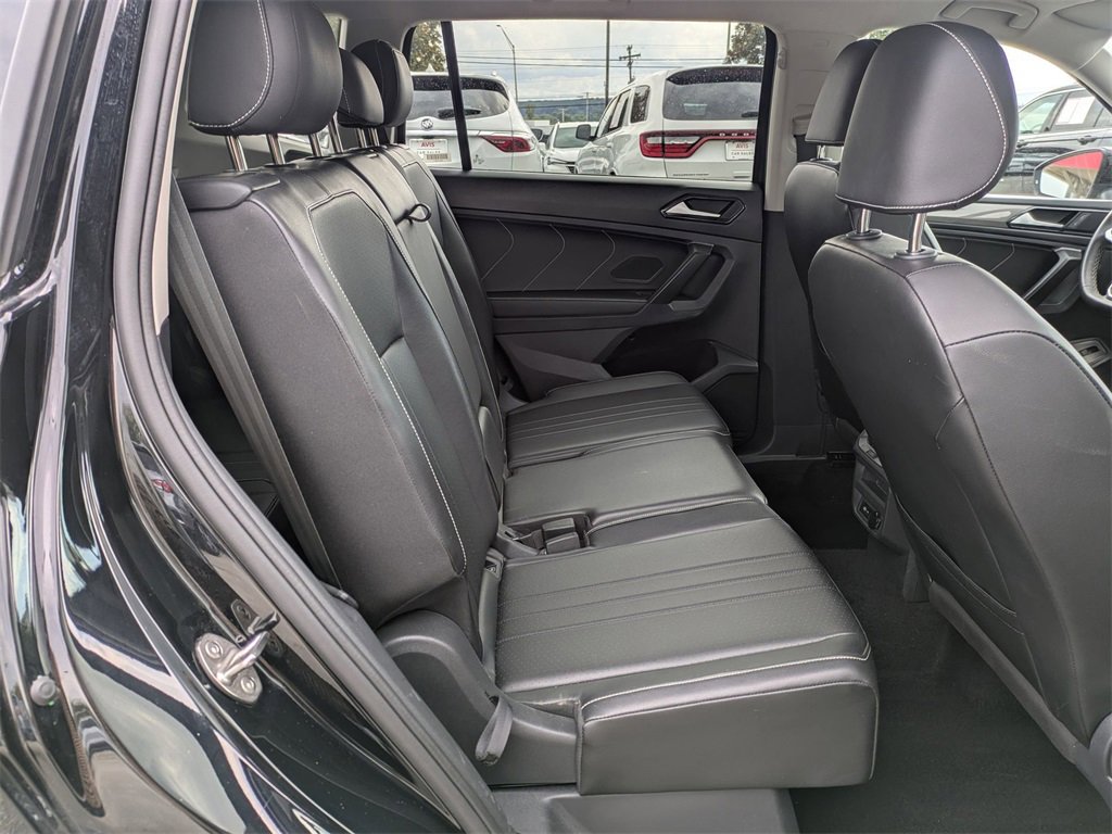 Used 2024 Volkswagen Tiguan SE image 28