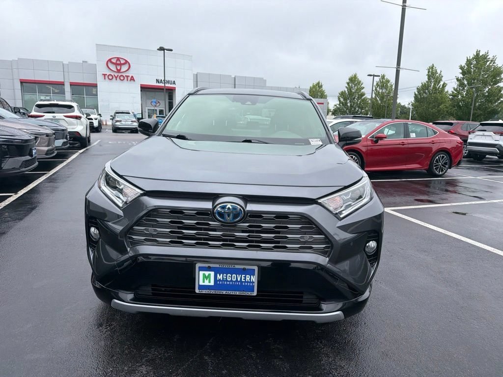 Used 2020 Toyota RAV4 XSE AWD/4WD image 2