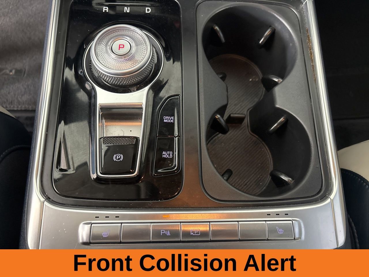 Used 2025 Kia Carnival EX image 16