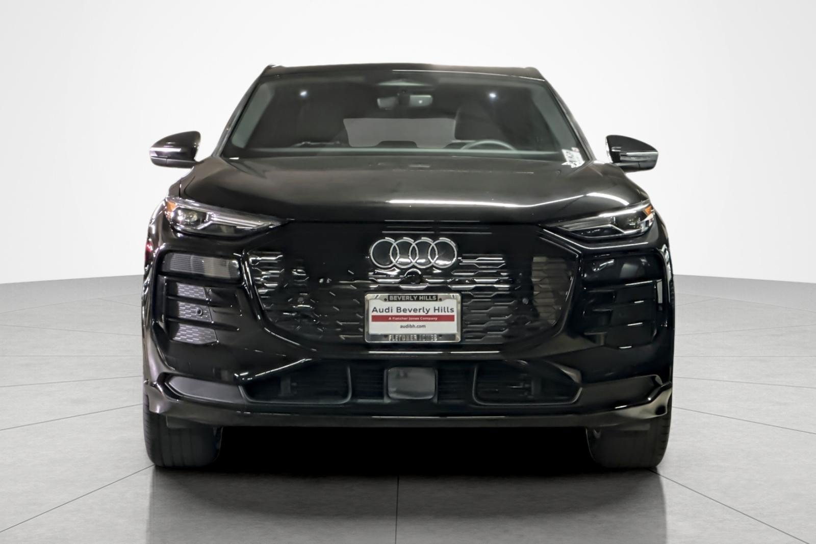 Used 2025 Audi Q6 e-tron Premium w/ Convenience Package RWD image 8