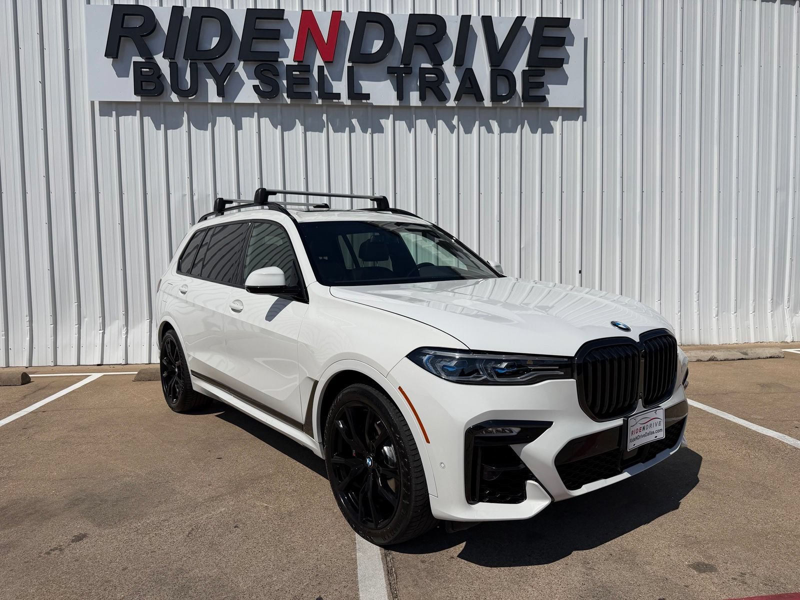Used 2021 BMW X7 M50i w/ Dynamic Handling Package AWD/4WD image 9