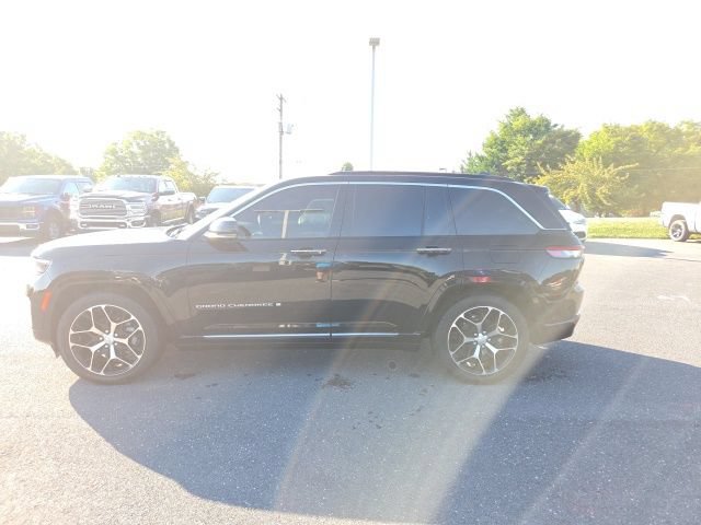 Used 2025 Jeep Grand Cherokee Summit AWD/4WD image 12