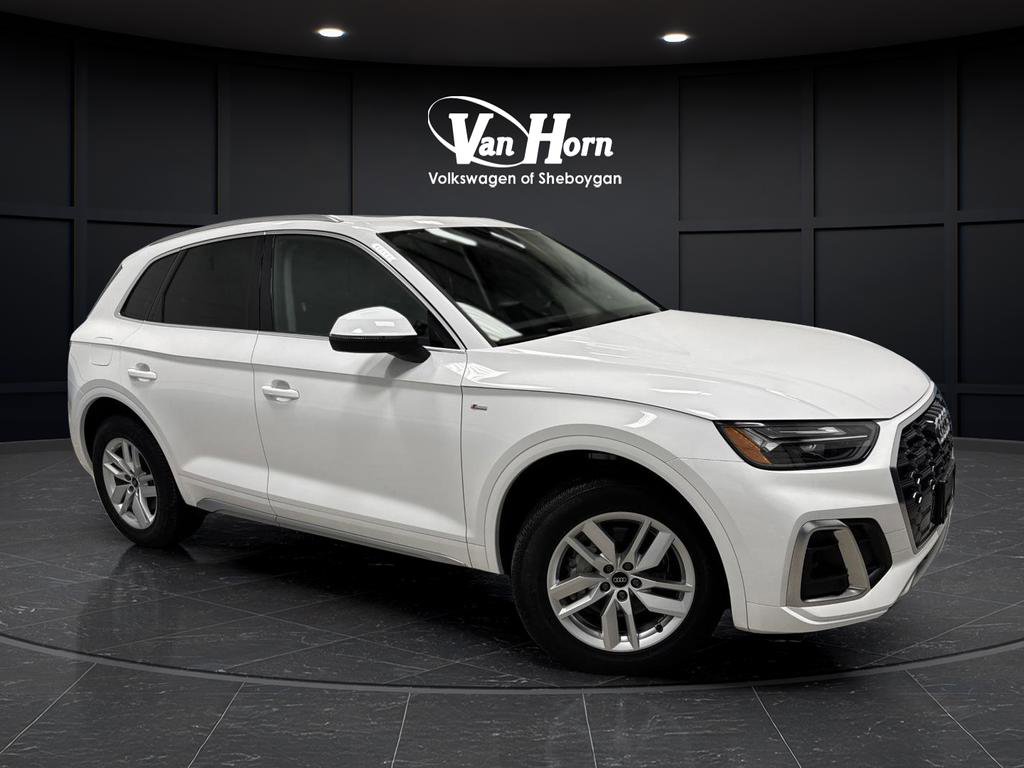 Used 2023 Audi Q5 2.0T Premium w/ Convenience Package image 2