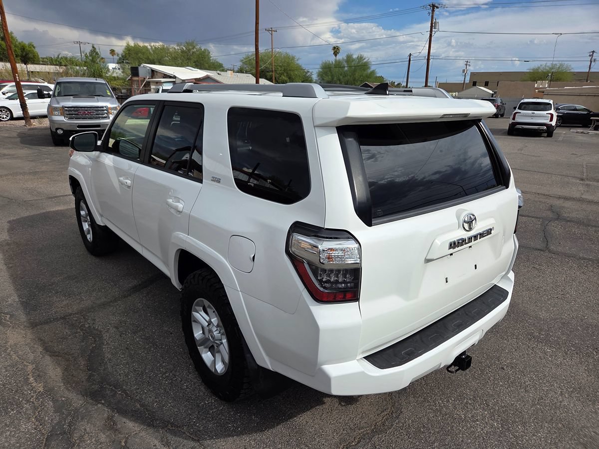 Used 2018 Toyota 4Runner SR5 AWD/4WD image 15